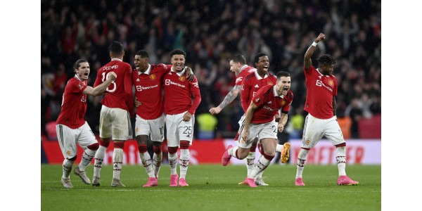 Manchester United står overfor en tøff kamp i Premier League.