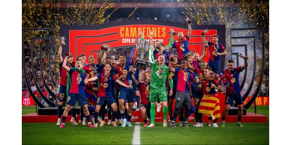 FC Barcelonas nøkkelspiller Robert Lewandowski annonserer avgang