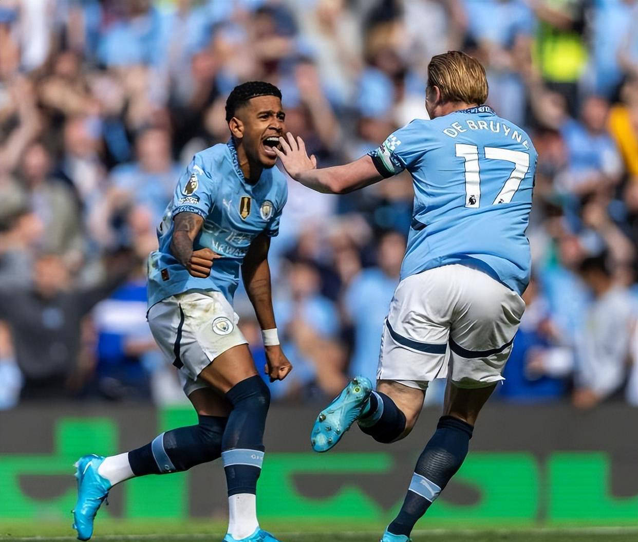 Manchester City møter Tottenham Hotspur i andre runde.