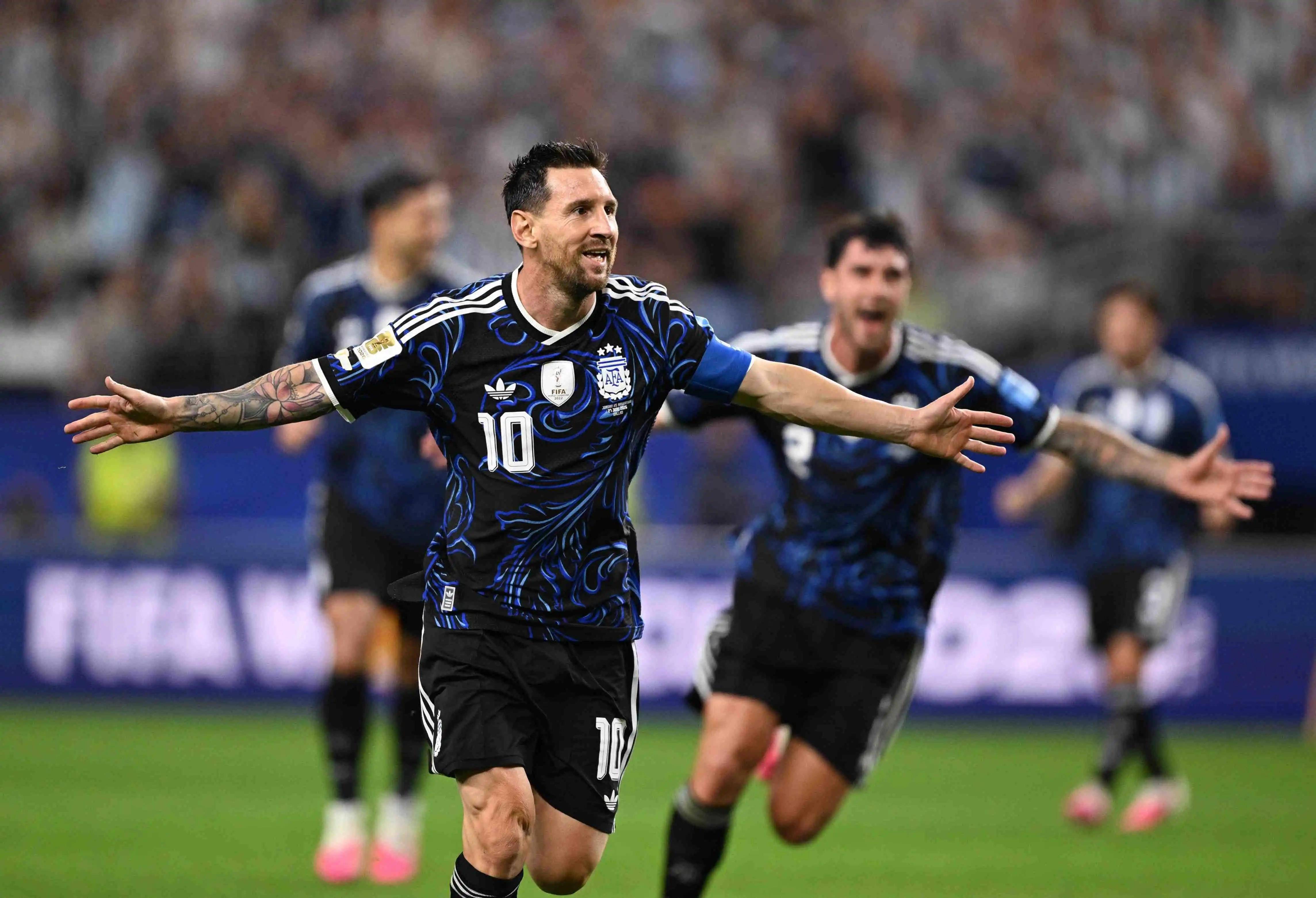 Argentina sikrer seg dramatisk seier på slutten og går videre til finalen